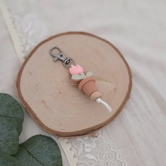 Tulip Bloom Keychains - Picture 3 of 4
